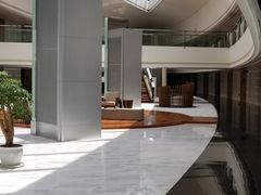 -上海滴水湖皇冠假日酒店