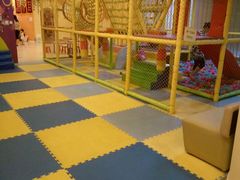 -红黄蓝成长中心(公益西桥校区)