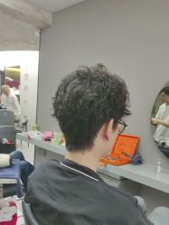 -宫铭烫发染发接发店