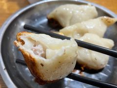 -黄阿姨锅贴大王(万航渡路店)