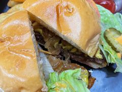 经典芝士牛肉堡-魏斯理汉堡(西安沣东吾悦店)