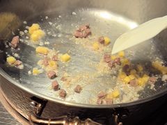 -左庭右院鲜牛肉火锅黑金店(陆家嘴中心店)