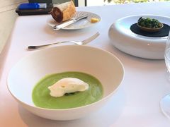 芦笋浓汤伴蚕豆-Caprice(香港四季酒店)