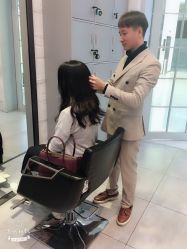 -SIX Hair Consultant