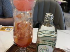 柚然自得的小美女-柠檬树茶餐厅(海雅缤纷城店)