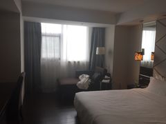 -桔子酒店(上海西藏北路地铁站店)