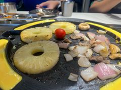 -山野的朋友露营炭火烤肉