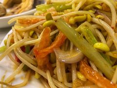 鱼干炒豆芽-焕记海鲜饭店