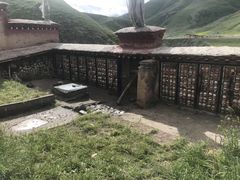 -比如骷髅墙景区