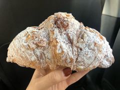 杏仁牛角包-凯宾美食廊Kempi Deli·凯宾斯基饭店(亮马桥路店)