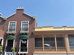 -王府井奥莱临潼小镇(临潼店)