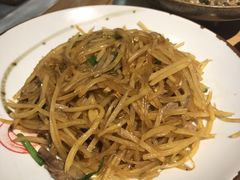 鸭肉炒土豆丝红薯粉-顺承小院儿