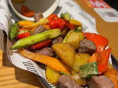 牛肉烤根茎混合蔬菜-GOTLOT COFFEE&KITCHEN角落厨房NOOK店