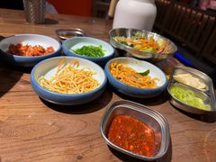 -明洞阿姨·韩式酱蟹烤肉·创意料理(方庄店)