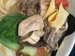 -蒙自源米线大王(东站店)