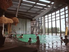 -上海滴水湖皇冠假日酒店