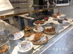 面包甜点陈列柜-大酉·M Coffee(北京美术馆店)
