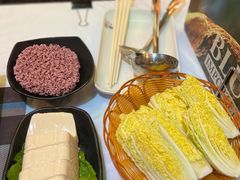 -鲜入围煮花胶鸡海鲜火锅