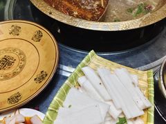 -周老三跷脚牛肉·全牛火锅(非遗传承店)