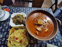 -临江餐馆二楼美食部落