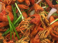 -虾弄弄海派小龙虾·牛羊蝎子火锅