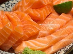 -铭牛烧肉·和牛海鲜自助(高新月牙湖店)