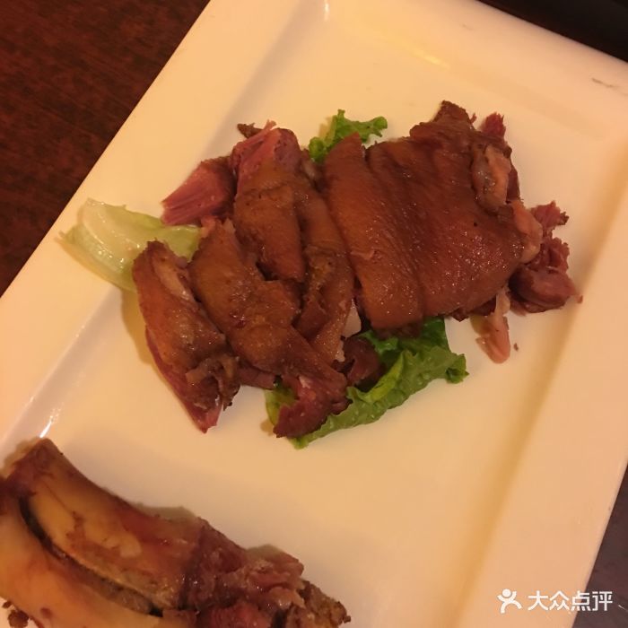 香酥咸猪蹄