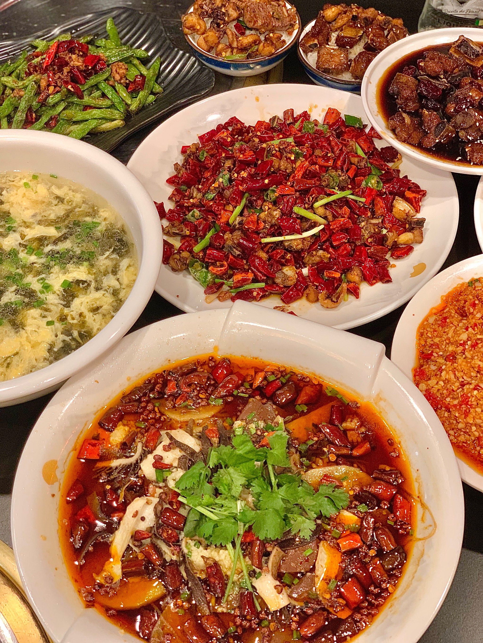 满桌川菜大满足来咯