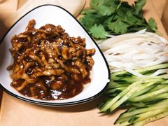 -关东小磨东北菜(上海长风大悦城店)