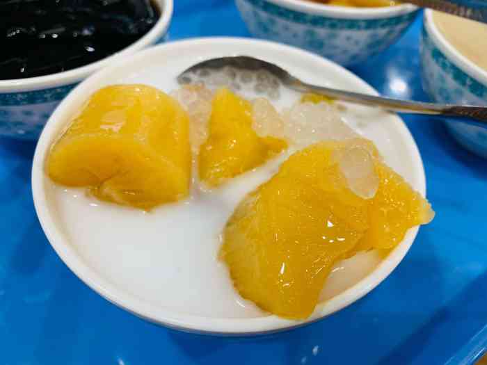 冰神糖水铺(中山路店)-"很好找,就在中山路的正门口,中午去的时候.