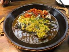 -阿瓦山寨·湘菜现炒·剁椒鱼头王(咸阳总店)