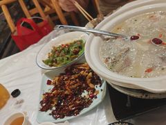 -霄汉牛三鲜湖北砂锅菜(万松园2店)