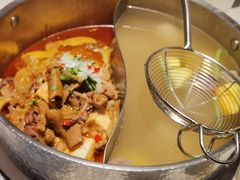 牛杂鸳鸯锅-左庭右院鲜牛肉火锅(环球港店)