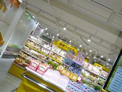 -咻啵翔翔零食基地(万达广场店)