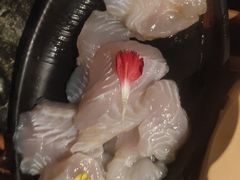 -老牌坊云南鱼豆花火锅(哈西万达店)
