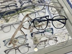 -宏宇眼镜蔡司依视路折扣店(兆佳眼镜城店)