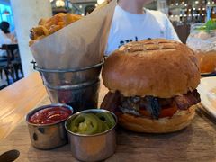 -ROAST coffee & eatery