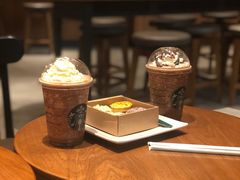 -星巴克(西安曲江银泰店)