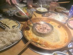 -洱火云南酸菜牛肉火锅(石景山当代商城店)