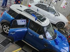 -固驰顺淼汽车贴膜改色·隐形车衣·玻璃贴膜