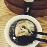 在我看来，价格稍微比外面贵了一点点，但是味道还不错哇!