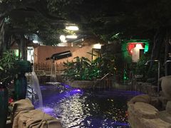 -泉城欧乐堡戏水湾艺术养生温泉