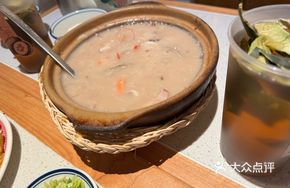 Fresh Crab and Sea Shrimp Clay Pot Rice