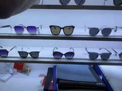 -罗伯特眼镜·蔡司官方授权(前海卓悦 INTOWN 购物中心店)