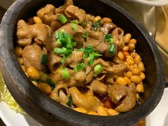 石锅肥肠焖黄豆-赤宴·川菜(玉林店)