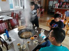 -粘豆包柴火铁锅炖