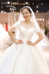 -Lady  Jane高端婚纱礼服馆
