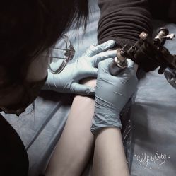 -越域刺青