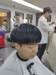 -诗悦发型烫染SALON