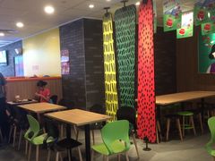 用餐区-麦当劳(金稻田路餐)